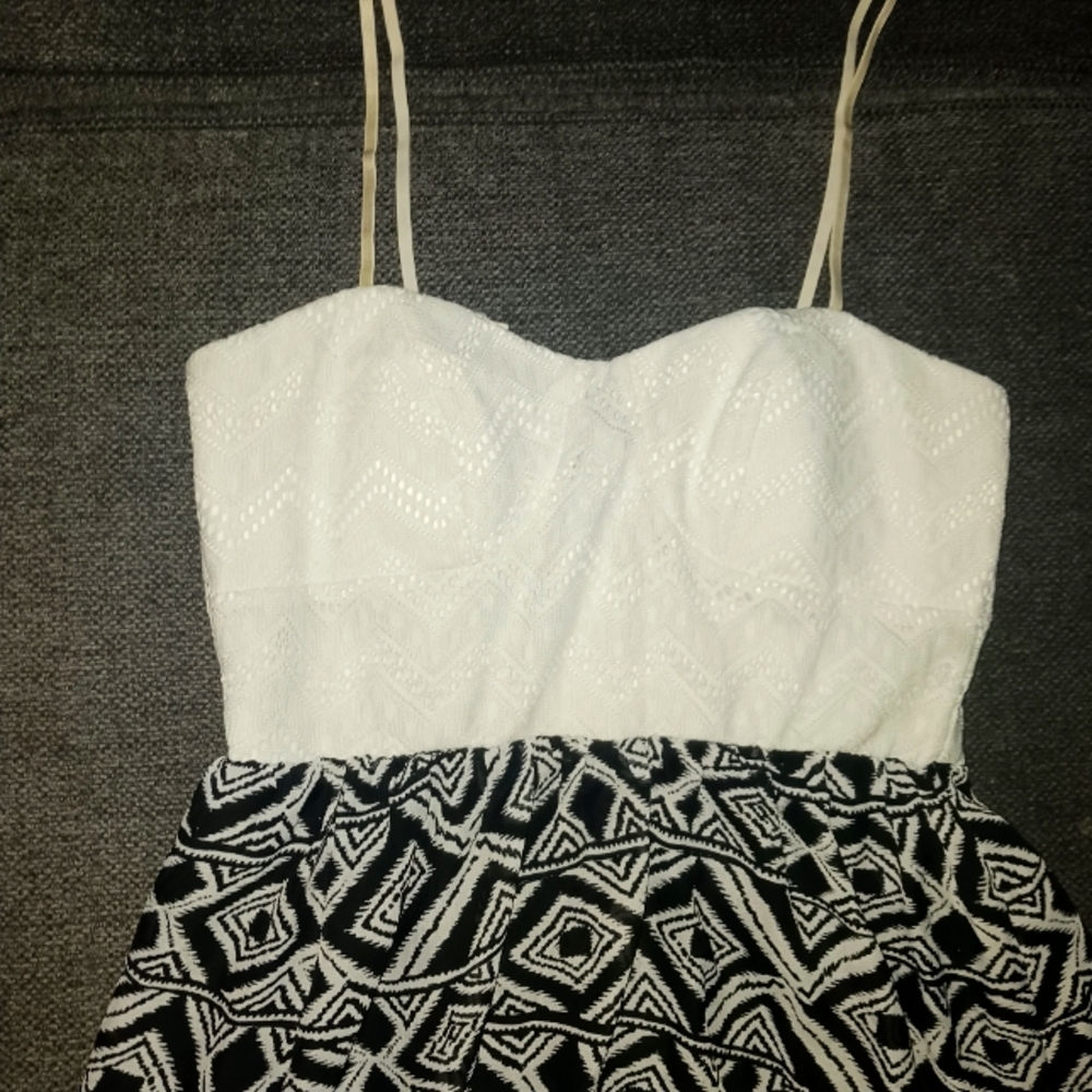 Black and White Dress - Picture 3 of 5